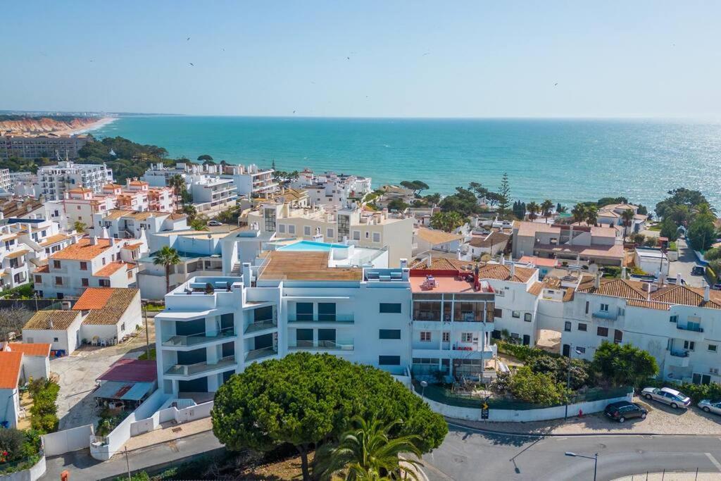 Perfect Place To Escape To With Rooftop Infinity Pool Daire Olhos de Agua  Dış mekan fotoğraf